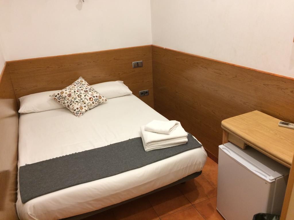 Estudios Pelayo Guest House Barcelona Eksteriør billede
